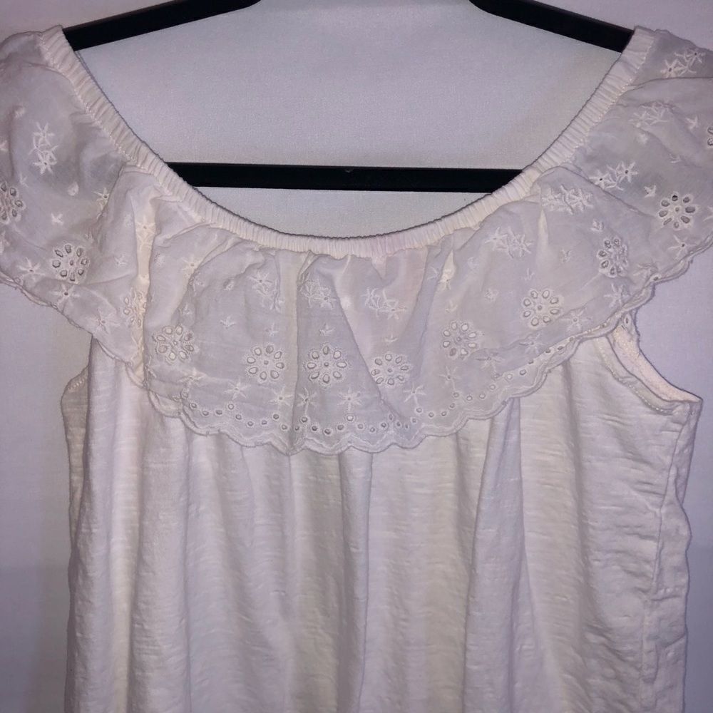 White Eyelet Ruffle Top - Picture 4 of 7